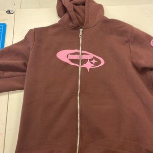 Brown boohoo man jacket with pink letters